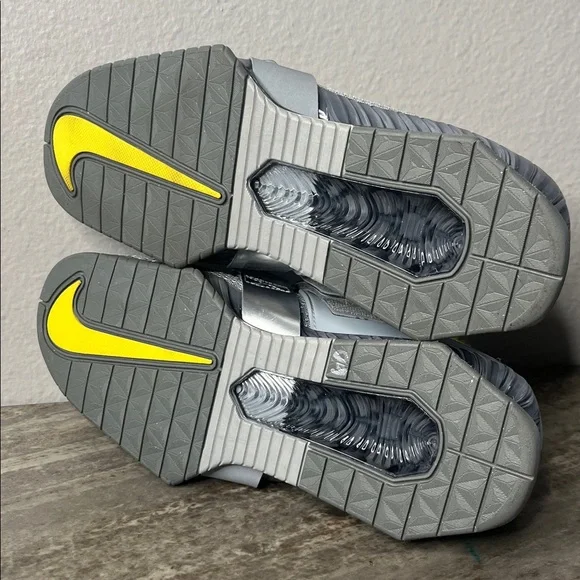 NEW Nike Romaleos 4 Men’s Size Weightlifting Shoes Gray Silver Yellow CD3463-002 - Picture 8 of 8